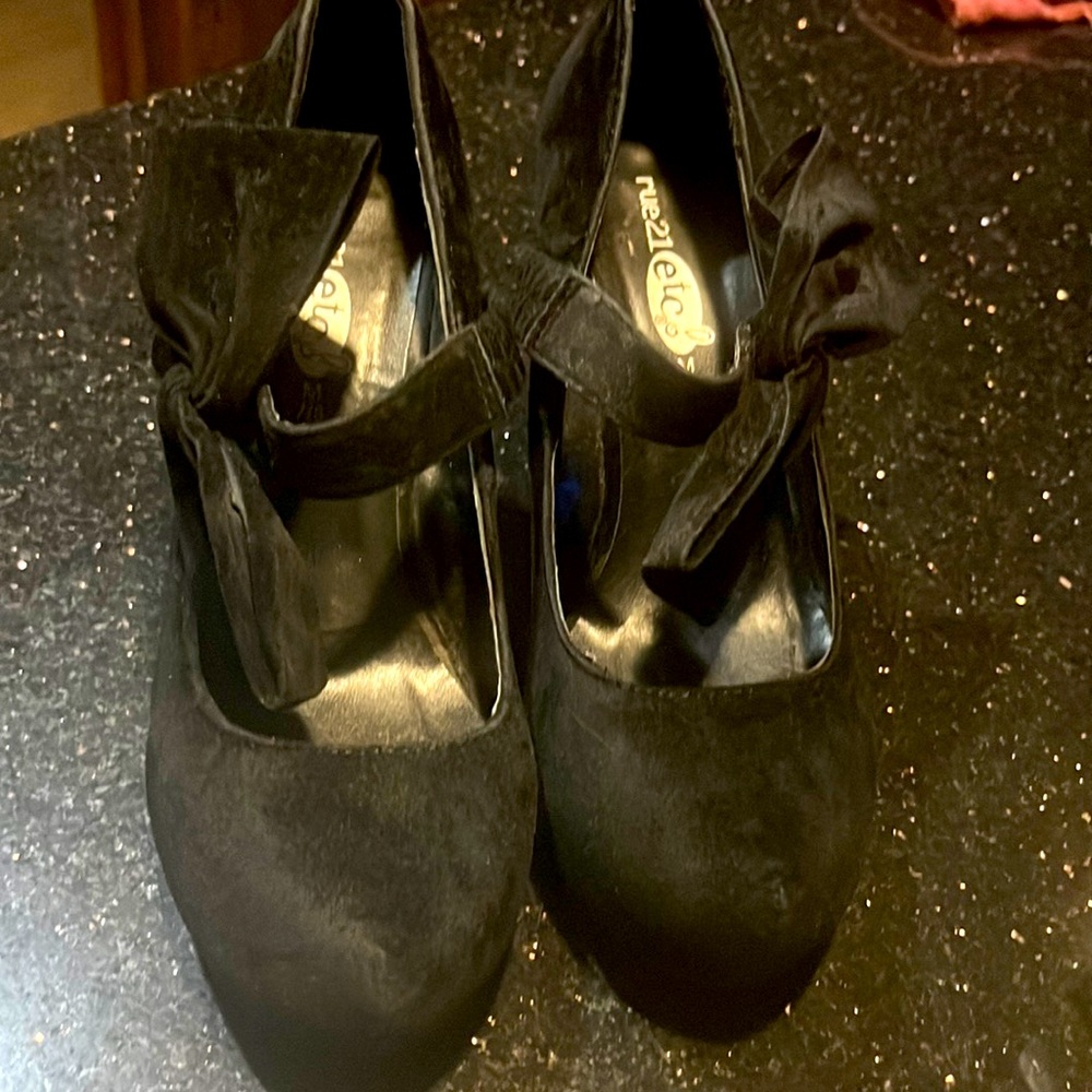 Rue21 black suede wedges
